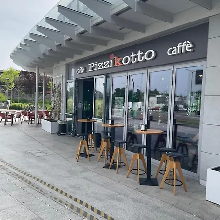 Santa Giulia Apartament Mediolan